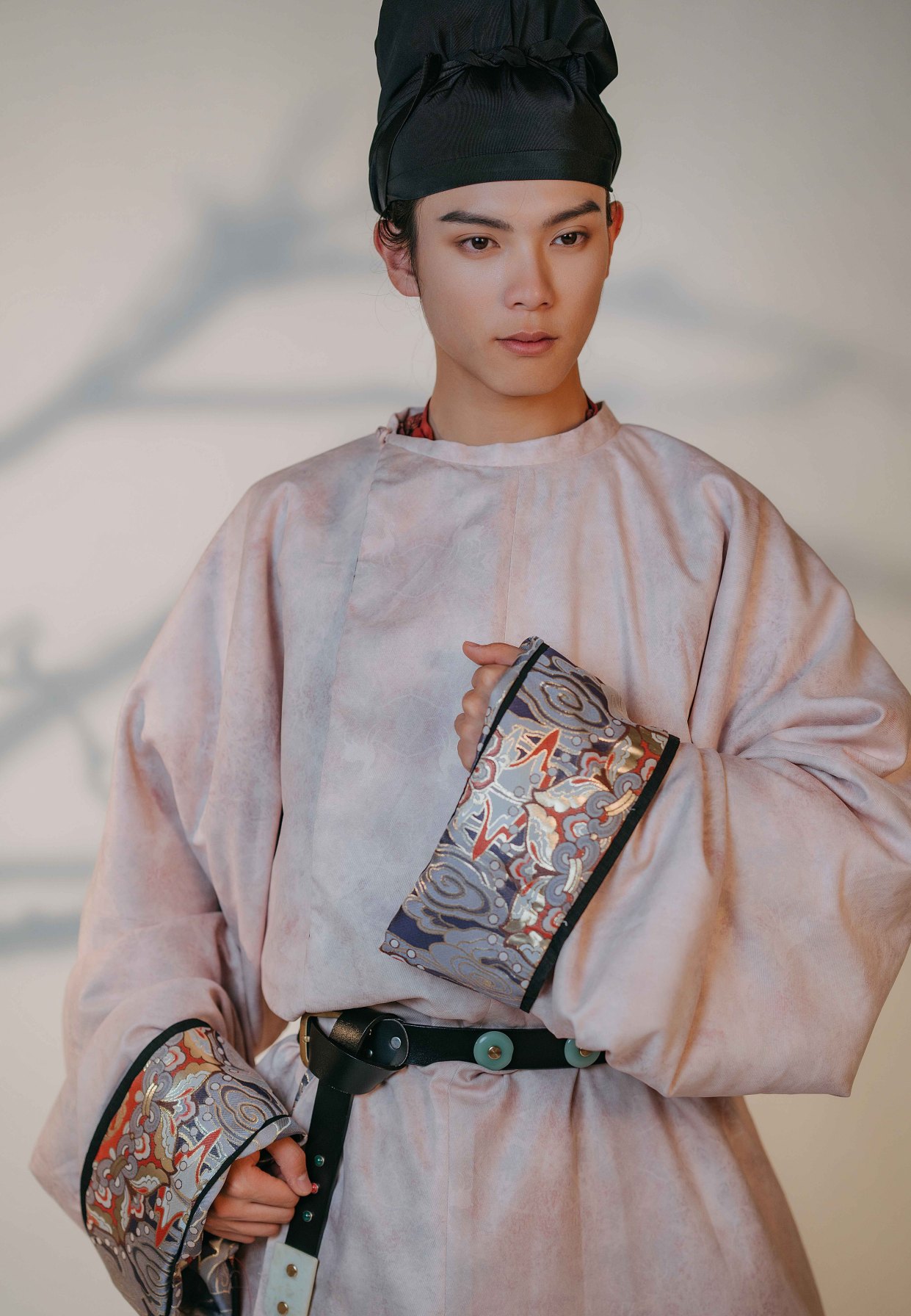 有一种帅气叫"男生穿汉服",变身鲜衣怒马的长安少年郎,太惹眼